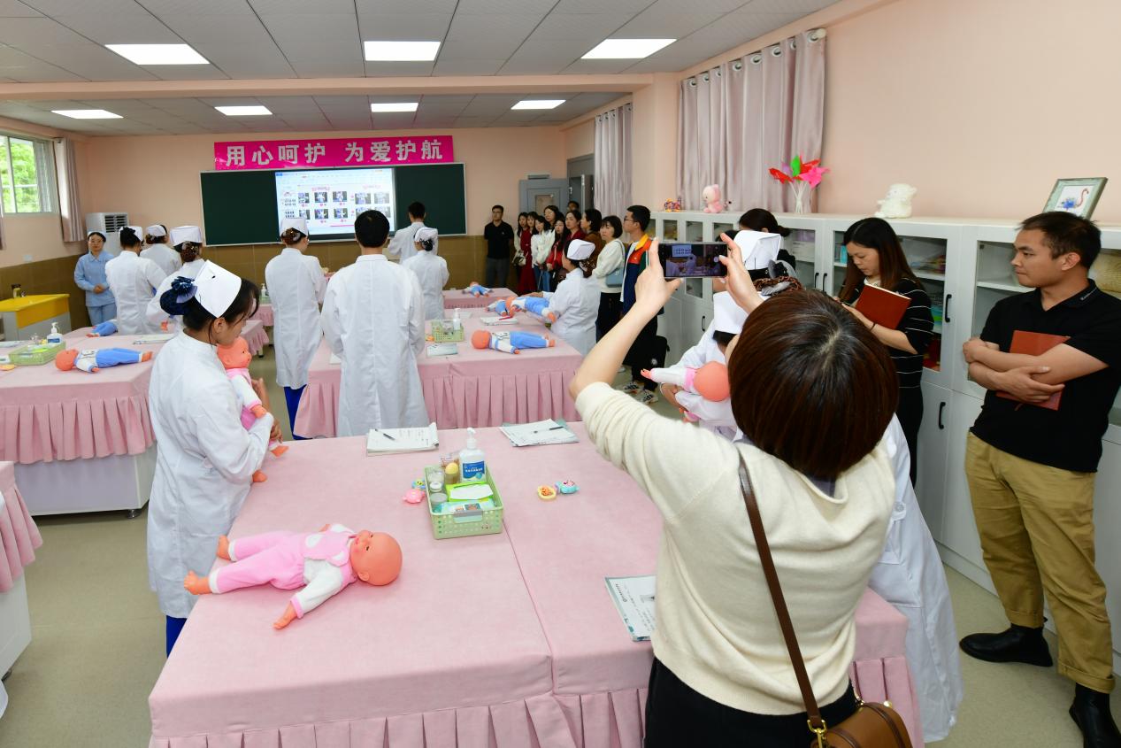 西华师范大学高等职业技术师范学院唐伟院长一行莅临我校考察学习