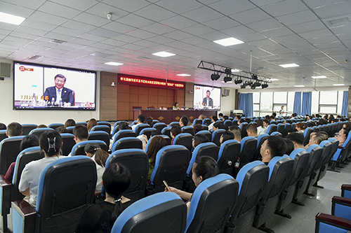 学习贯彻习近平总书记来川视察重要指示精神不断推动学校高质量发展